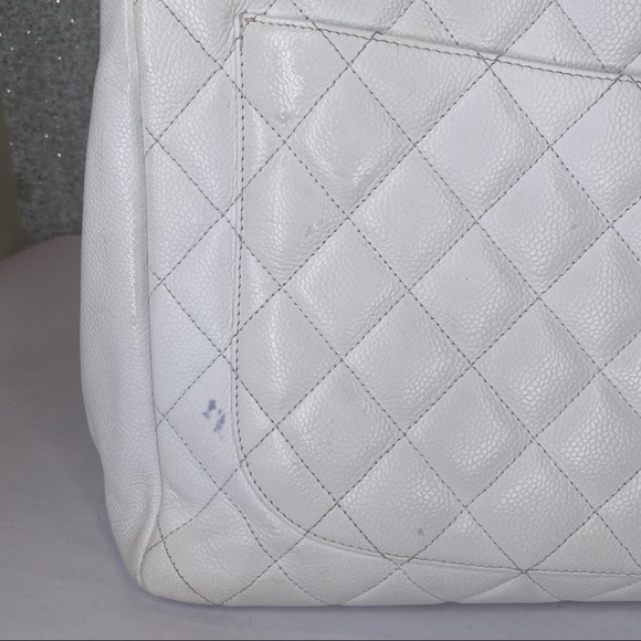 ❤️Sold Caviar Quilted Grand Shopping Tote GST White - Picture 4 of 15